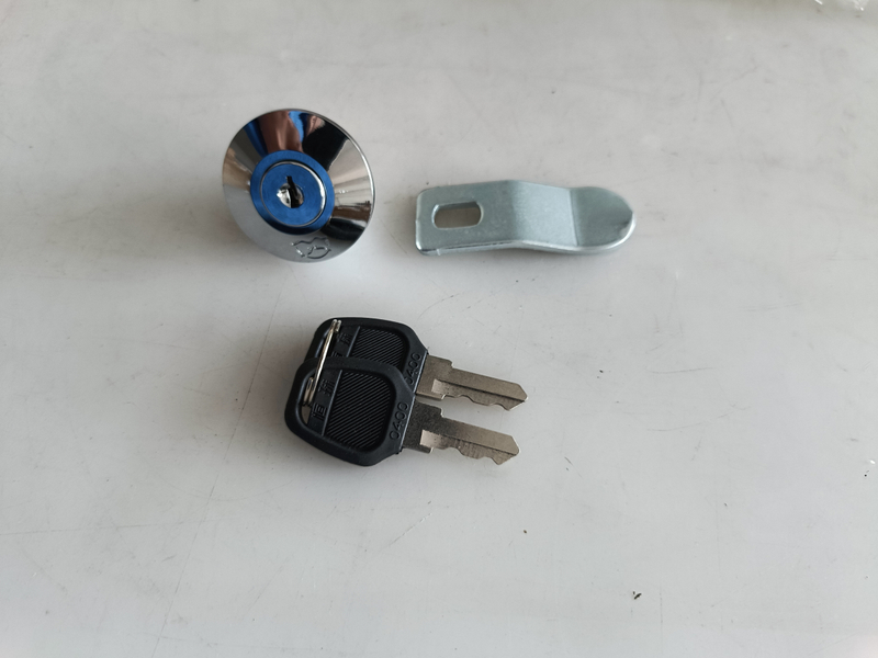 HC-B-10447 BUS ACCESSORY UNIVERSAL EASY LOCK WIHT KEY 