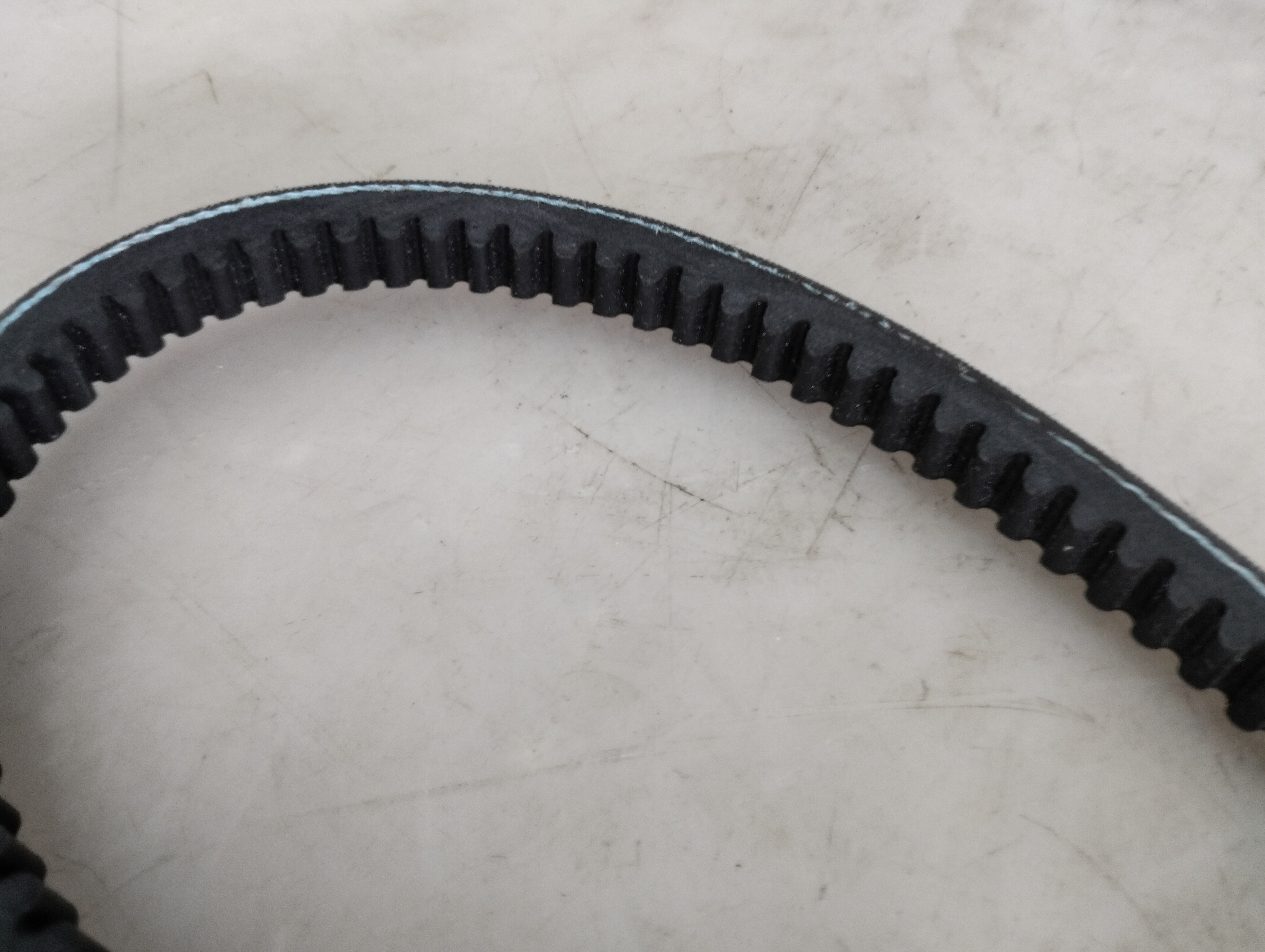 B-72042 BUS BODY PARTS BELT FOR ZHONGTONG V13*940