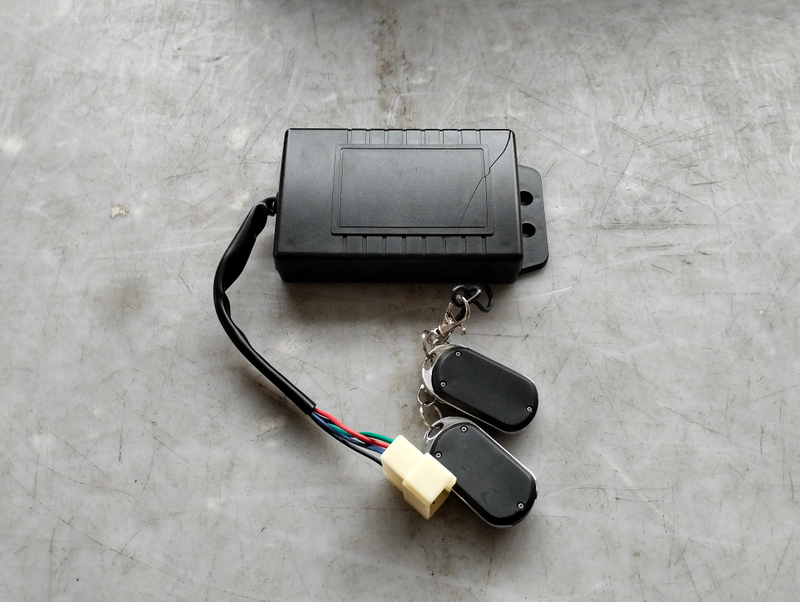 B-20062 AUTO BUS BODY PARTS BUS DOOR REMOTE CONTROL FOR KINGLONG 261501570 261500791