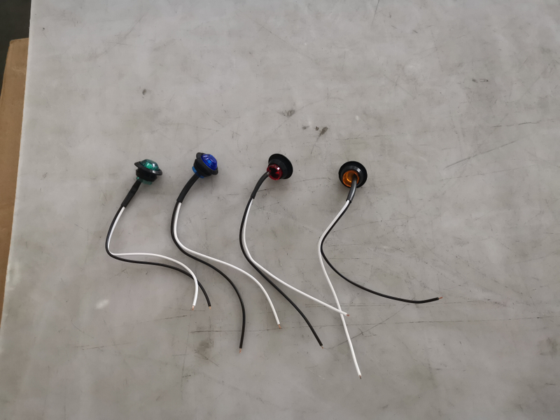 HC-T-51027 AUTO SPARE PARTS LED SIDE LAMP UNIVERSAL