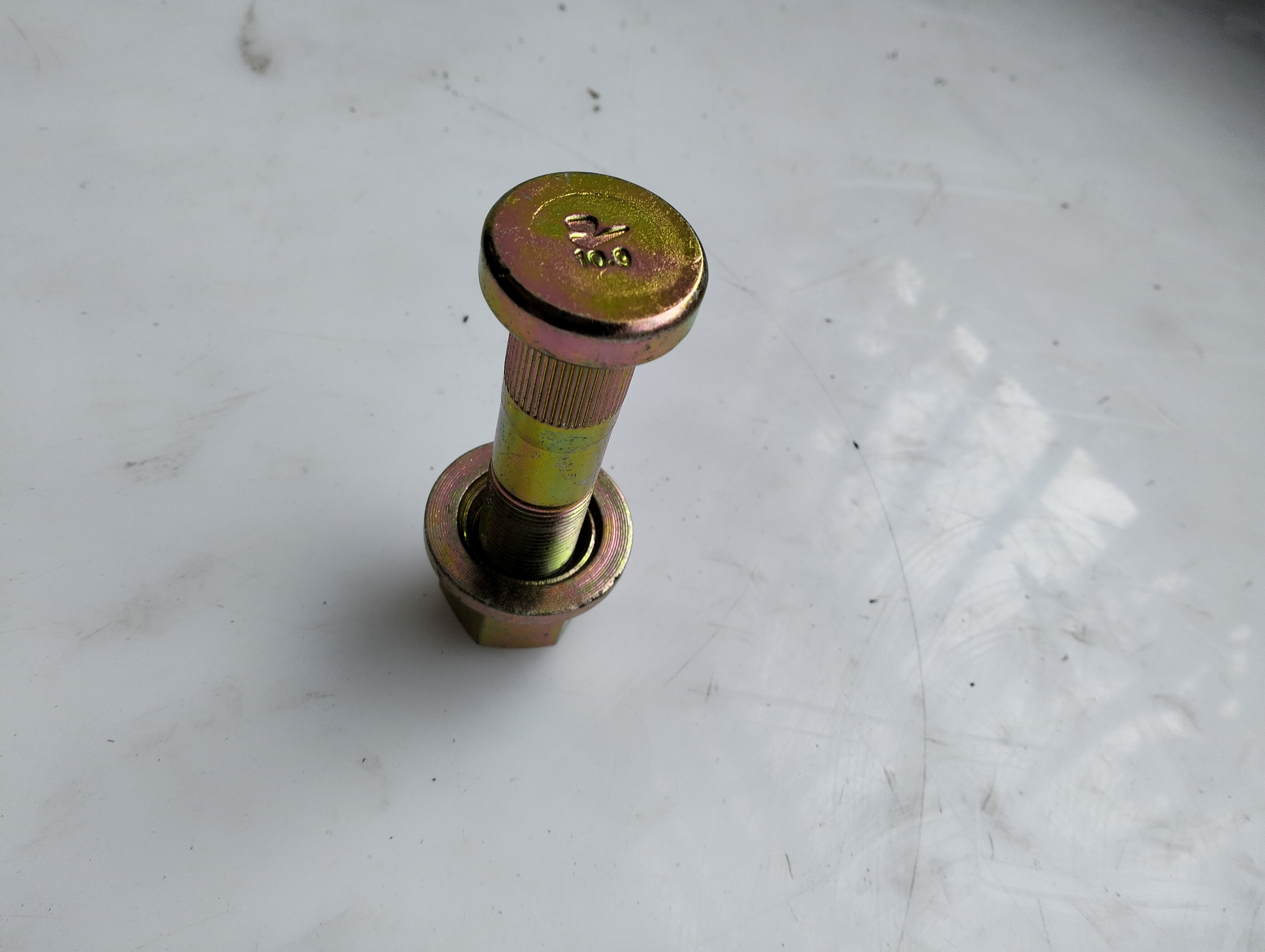 HC-O-3269 BUS ACCESSORIES REAR WHEEL STUD FOR KINGLONG 224001342