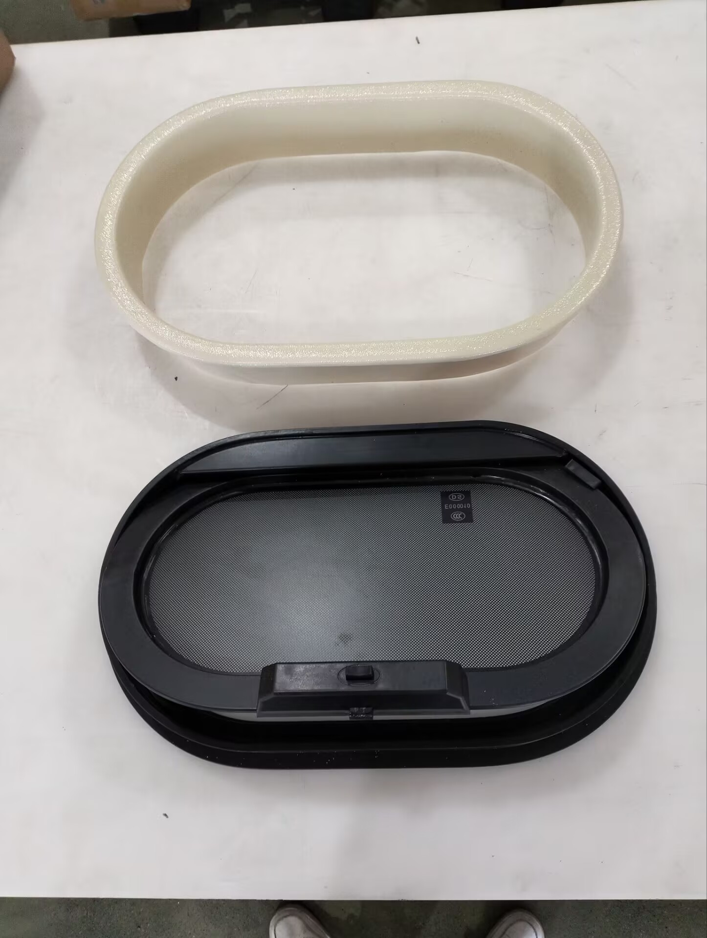 HC-B-7074 Durable Precision 52032055mm Bus Side Window Assembly for Bus