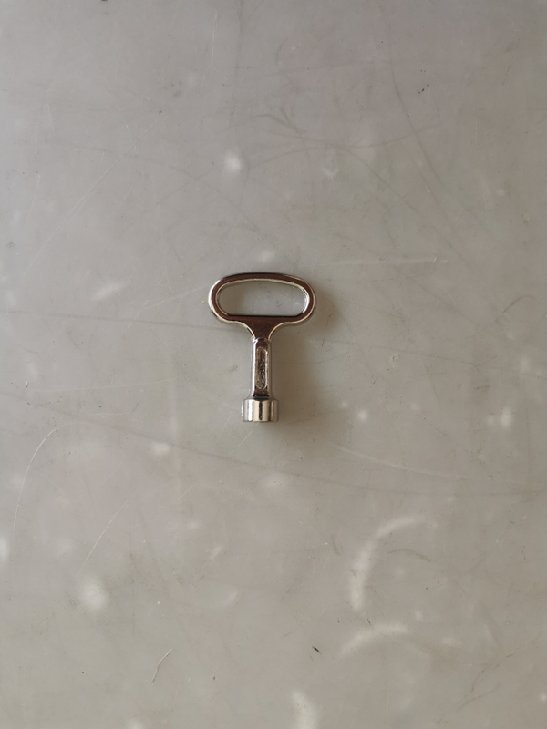 HC-B-10413 BUS LOCK PARTS SMALL FOUR CORNER KEY 52*37MM 