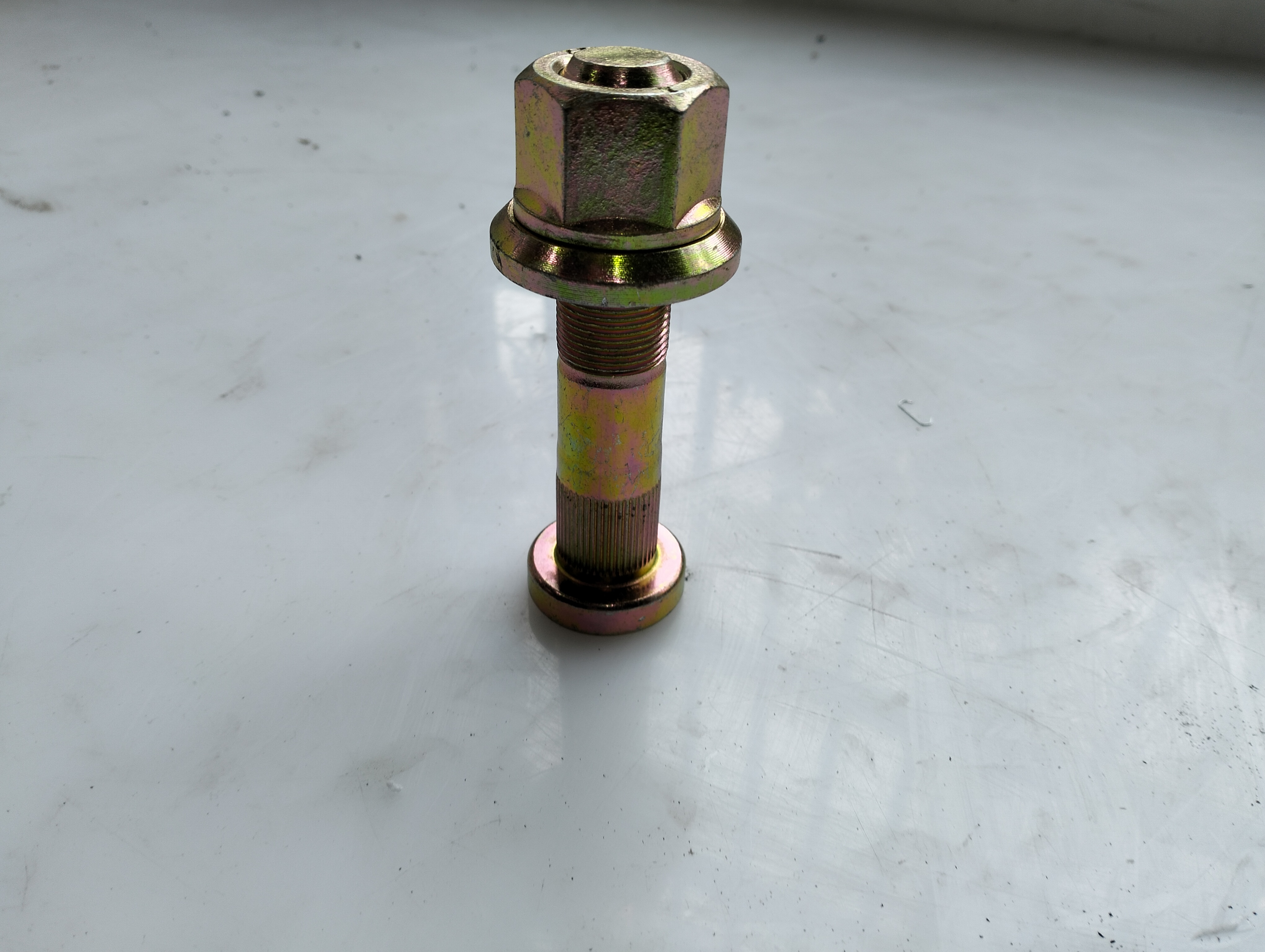 HC-O-3269 BUS ACCESSORIES REAR WHEEL STUD FOR KINGLONG 224001342