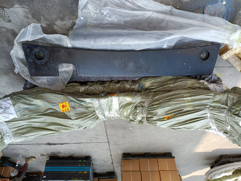 HC-B-46144 BUMPER REAR CENTER METAL FOR PAINTING 