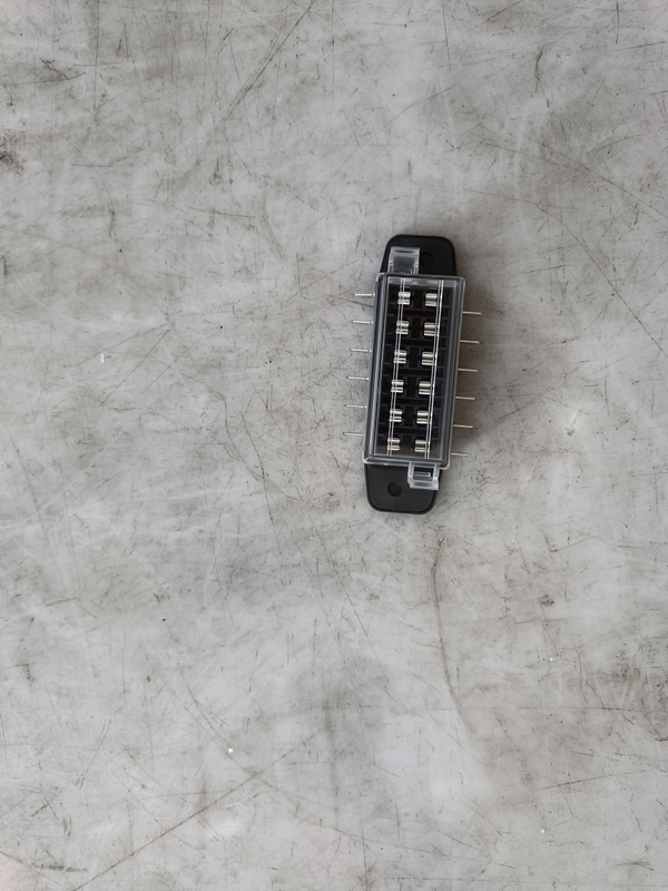 HC-O-2126 Premium Waterproof 8-Circuit Fuse Box for Commercial Vehicle Electrical System