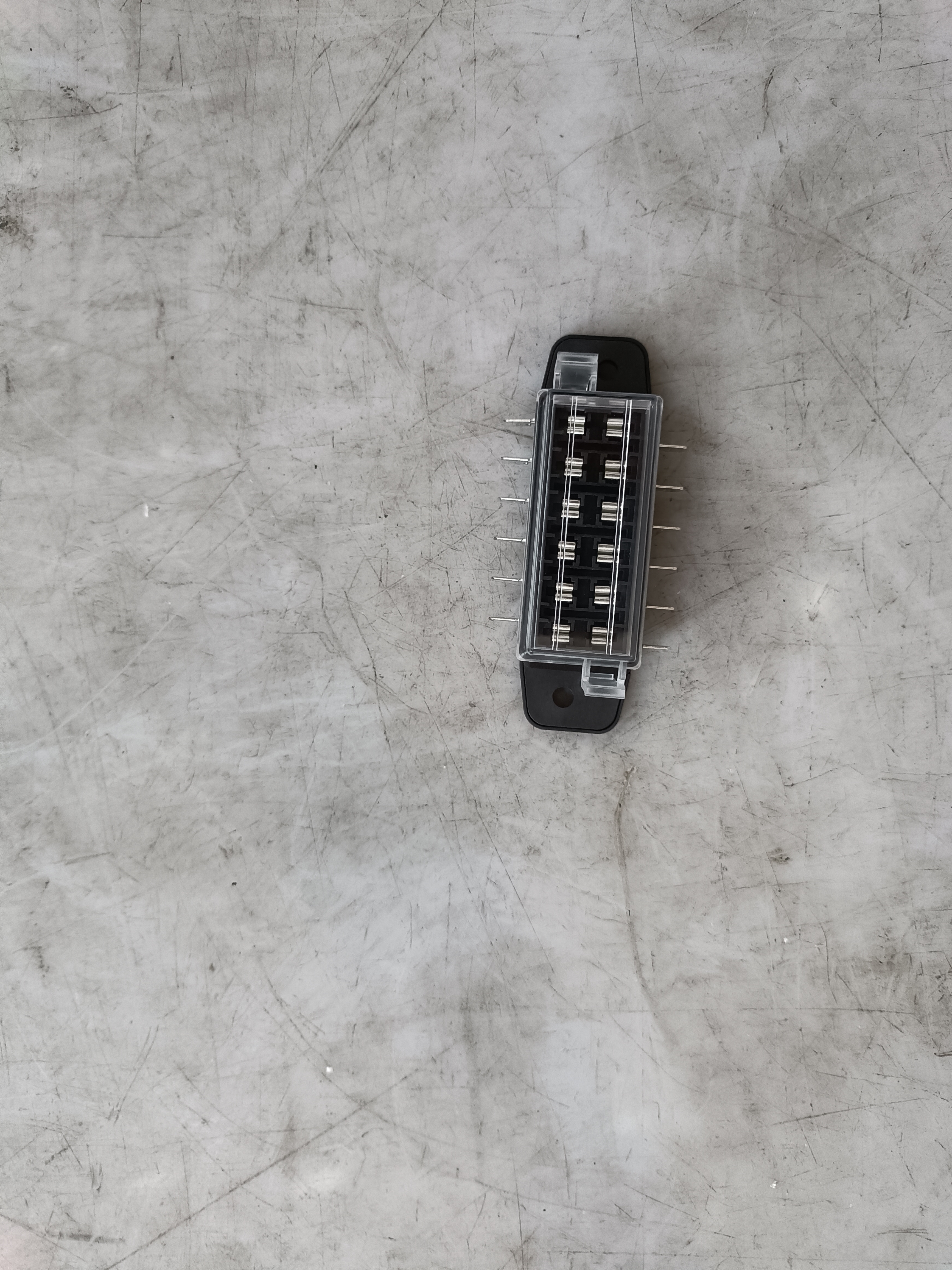 HC-O-2126 Premium Waterproof 8-Circuit Fuse Box for Commercial Vehicle Electrical System