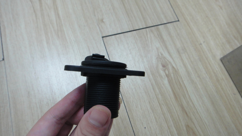 HC-B-65003 BUS USB CHARGER WITH PANEL 5V 3.1A (1A+2.1A) 12-24V 