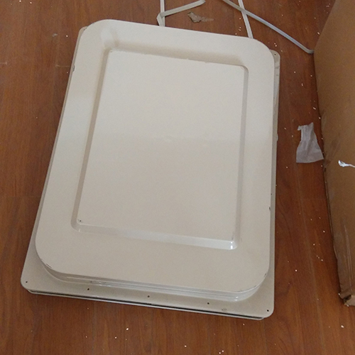 HC-B-7054 BUS 770A SKYLIGHT SIZE: 760*565*120 HOLE SIZE: 678*483*4-R60