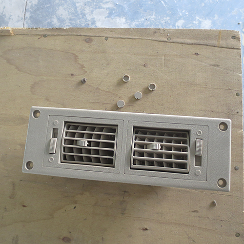 HC-B-12103 BUS WIND OUTLET