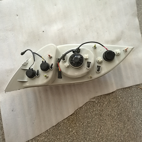 HC-B-1231-1 BUS HEAD LAMP FOR DAEWOO BLACK 668*380MM