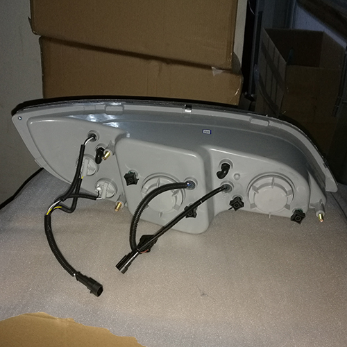 HC-B-1365 BUS AUTO PARTS BUS HEAD LAMP BLACK