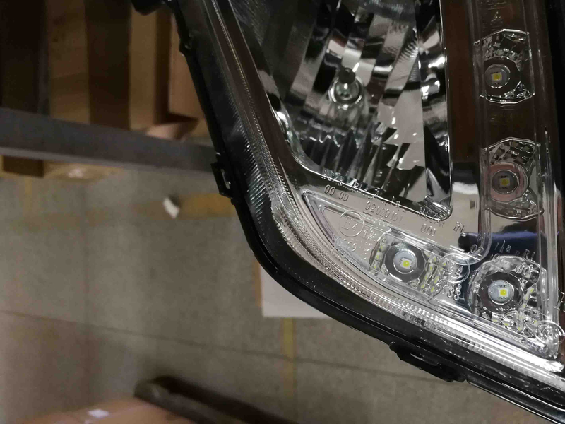 HC-B-1649 BUS HEAD LAMP