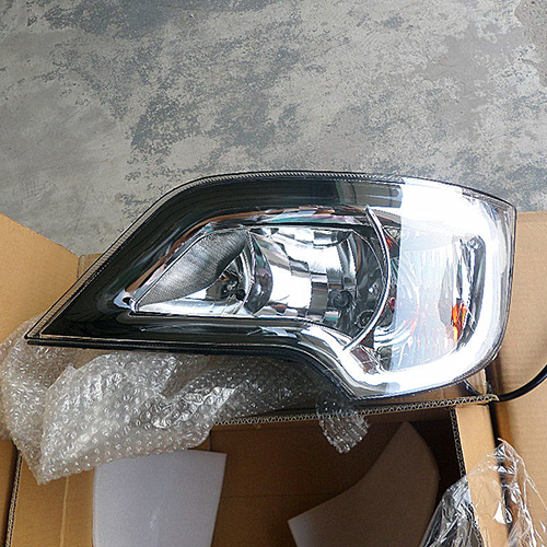 HC-B-1385 BUS HEAD LAMP FOR BENZ 06