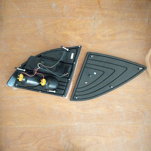 HC-B-2070 BUS REAR LAMP