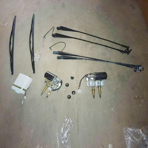 HC-B-48009 SINGLE VERTICAL WIPER ASSEMBLY ,CENTRE DISTANCE OF WIPER LINKAGE : SINGLE ,MOTOR MODEL: 40-80W,24V/12V, WIPER BLADE 800-600MM, WIPER ARM 800-600MM, WASHER 2L