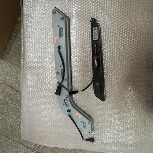 HC-B-2584 BUS REAR LAMP SIZE 568.8207.2