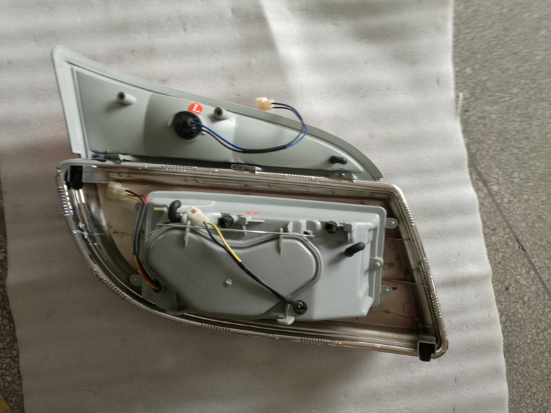 HC-B-1359 Auto Bus Parts Bus Headlamp for BENZ 415 570*350