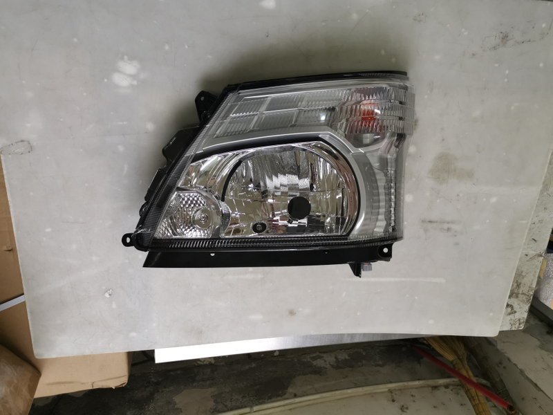 HC-T-4679 Auto Spare Parts Front Head Lamp Headlight
