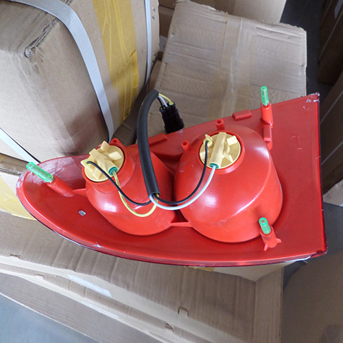 HC-B-2076 BUS REAR LAMP WITH BACK-UP REFLECTOR WITH EMARK