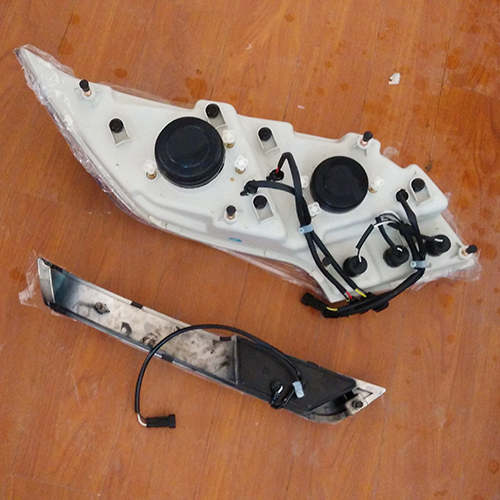 HC-B-1516 BUS HEAD LAMP