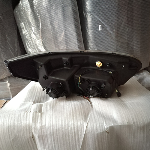 HC-B-1044-1 BUS HEADLIGHT WHITE HEAD LAMP 646*372*430 WITH LED YELLOW SIDE LAMP