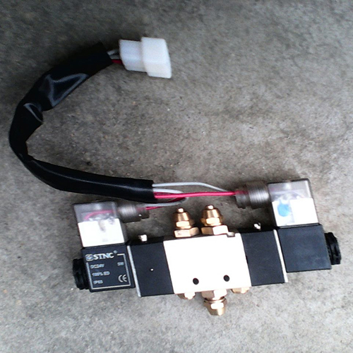 HC-B-20021 BUS 2-WAY,5 PORT SOLENOID VALVE