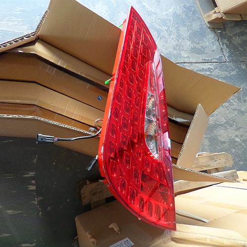 HC-B-2535 BUS REAR LAMP ABS+PMMA 