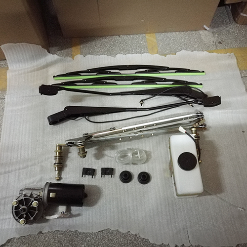 HC-B-48003 OVERLAPPED WIPER ASSEMBLY ,CENTRE DISTANCE OF WIPER LINKAGE 1980-1720MM, MOTOR MODEL: 180W,24V/12V, WIPER BLADE 1000-900MM, WIPER ARM 850-750MM, WASHER 3.5L