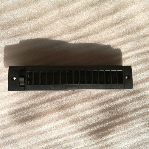 HC-B-12084 BUS WIND OUTLET SIZE:200*40 INSTALL SIZE:183*2-DIA 4 HOLE SIZE:170*32