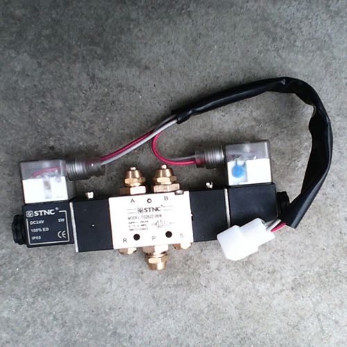 HC-B-20021 BUS 2-WAY,5 PORT SOLENOID VALVE