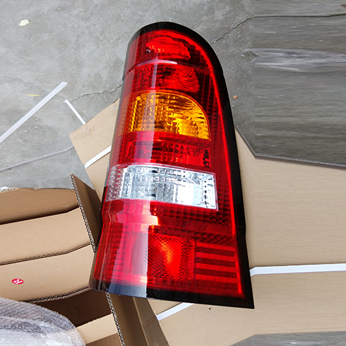 HC-B-2550 BENZ MINI BUS REAR LAMP