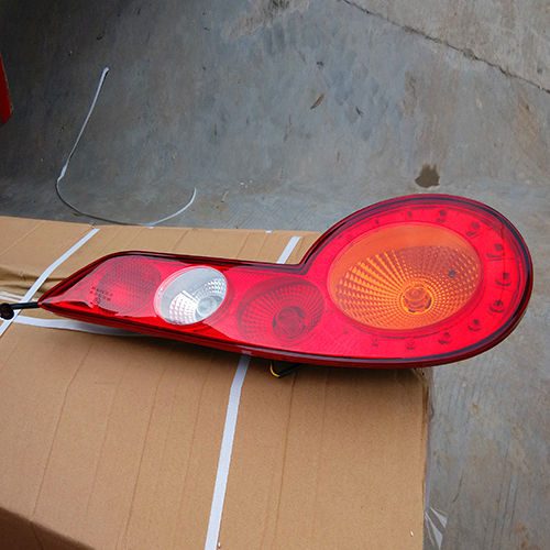 HC-B-2064 BUS REAR LAMP 24V WITH EMARK SIZE 511*284*125