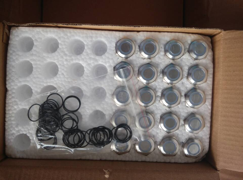 HC-O-2012 Bus metal botton with blue light