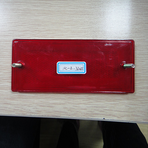 HC-B-32025 BUS REAR REFLECTION DEVICE 150*65MM