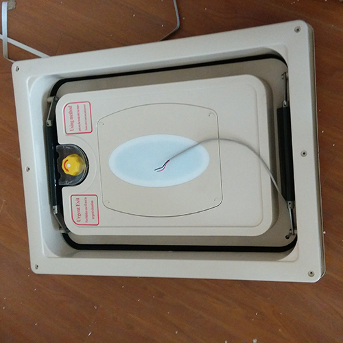 HC-B-7054 BUS 770A SKYLIGHT SIZE: 760*565*120 HOLE SIZE: 678*483*4-R60