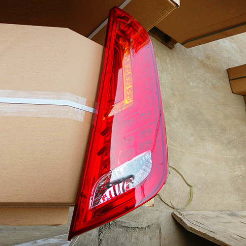 HC-B-2217 BUS AUTO LAMP TAIL LIGHT