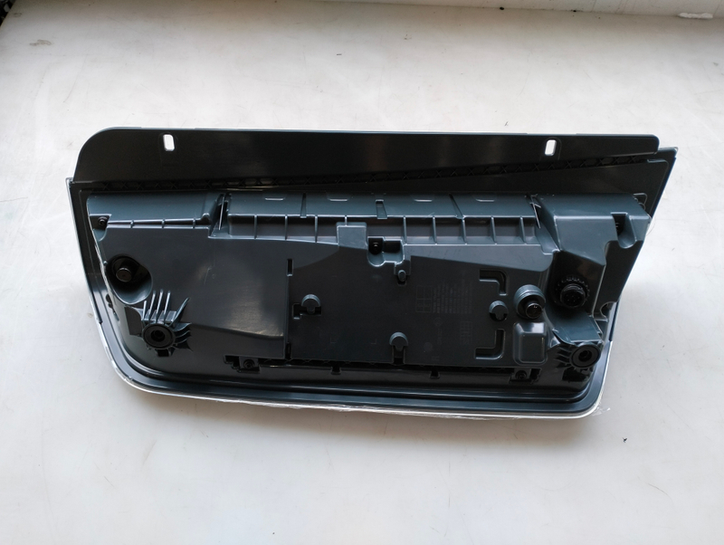 HC-B-2707-2 BUS SPARE PARTS REAR LAMP WITH EMARK NEW TYPE
