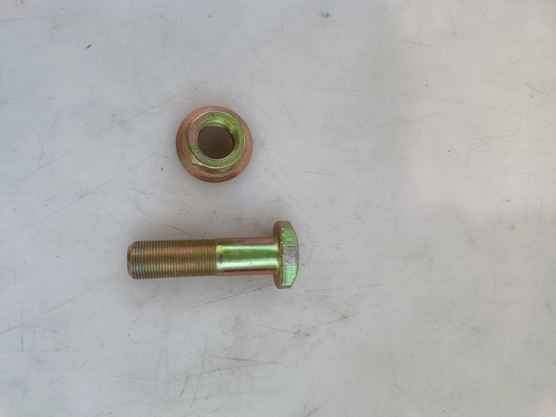 HC O 1186 Durable High‑Tensile Steel Rear Wheel Stud for Bus
