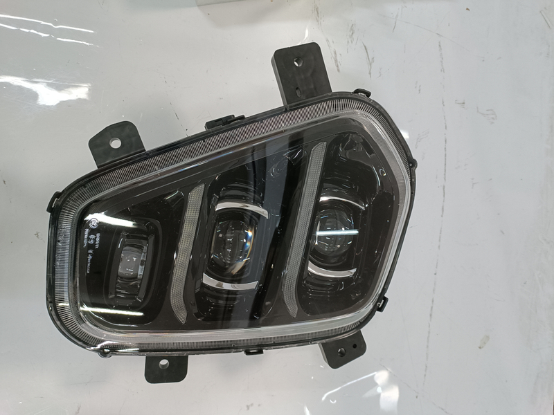 HC-B-1804 High Quality Head Lamp, Durable Bus Headlight with High Transmittance Lens, Perfect Replacement for Bus