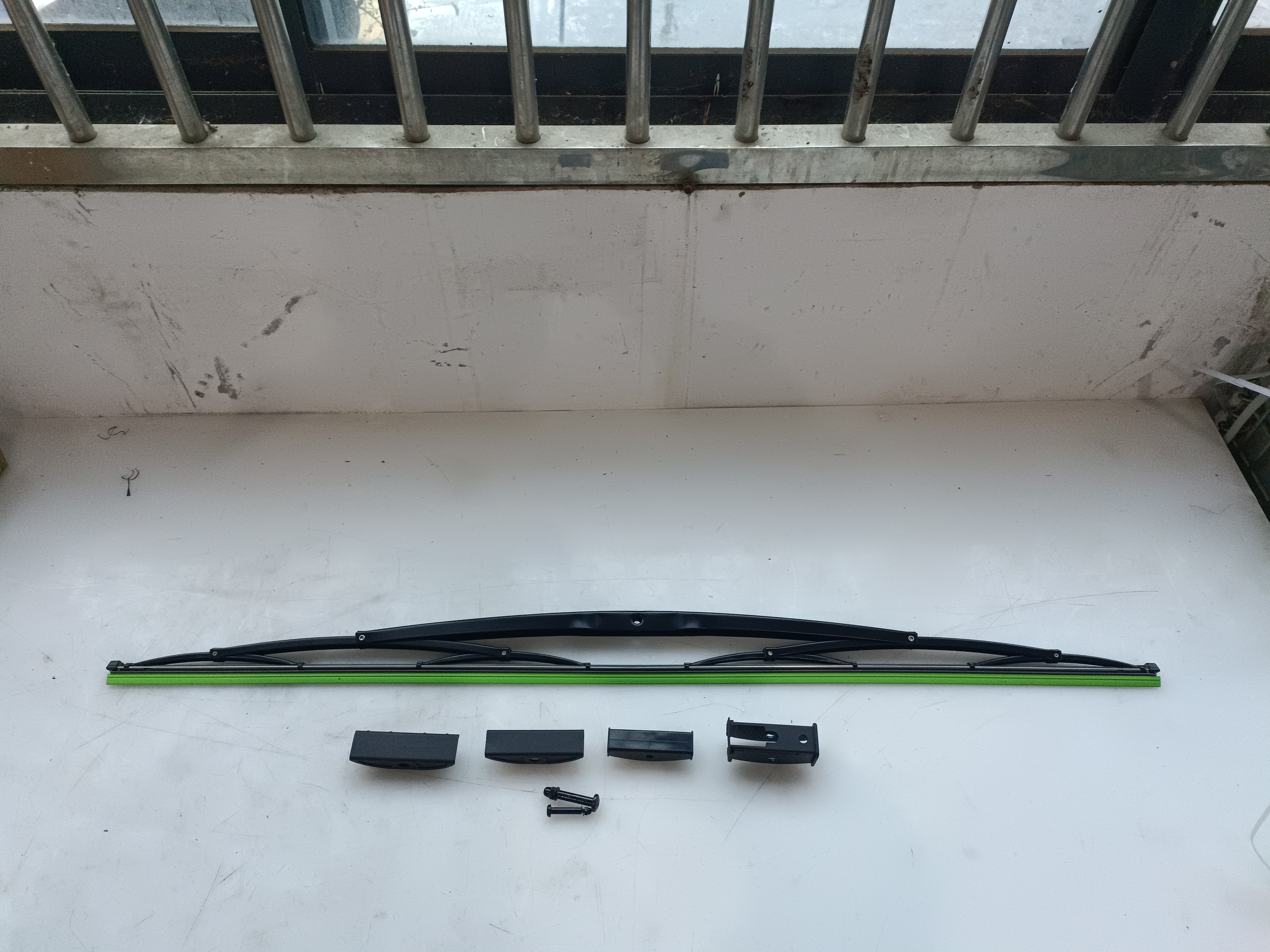 HC-B-48066-1 Heavy-Duty 1000mm W/O Hole Wiper Blade for Bus