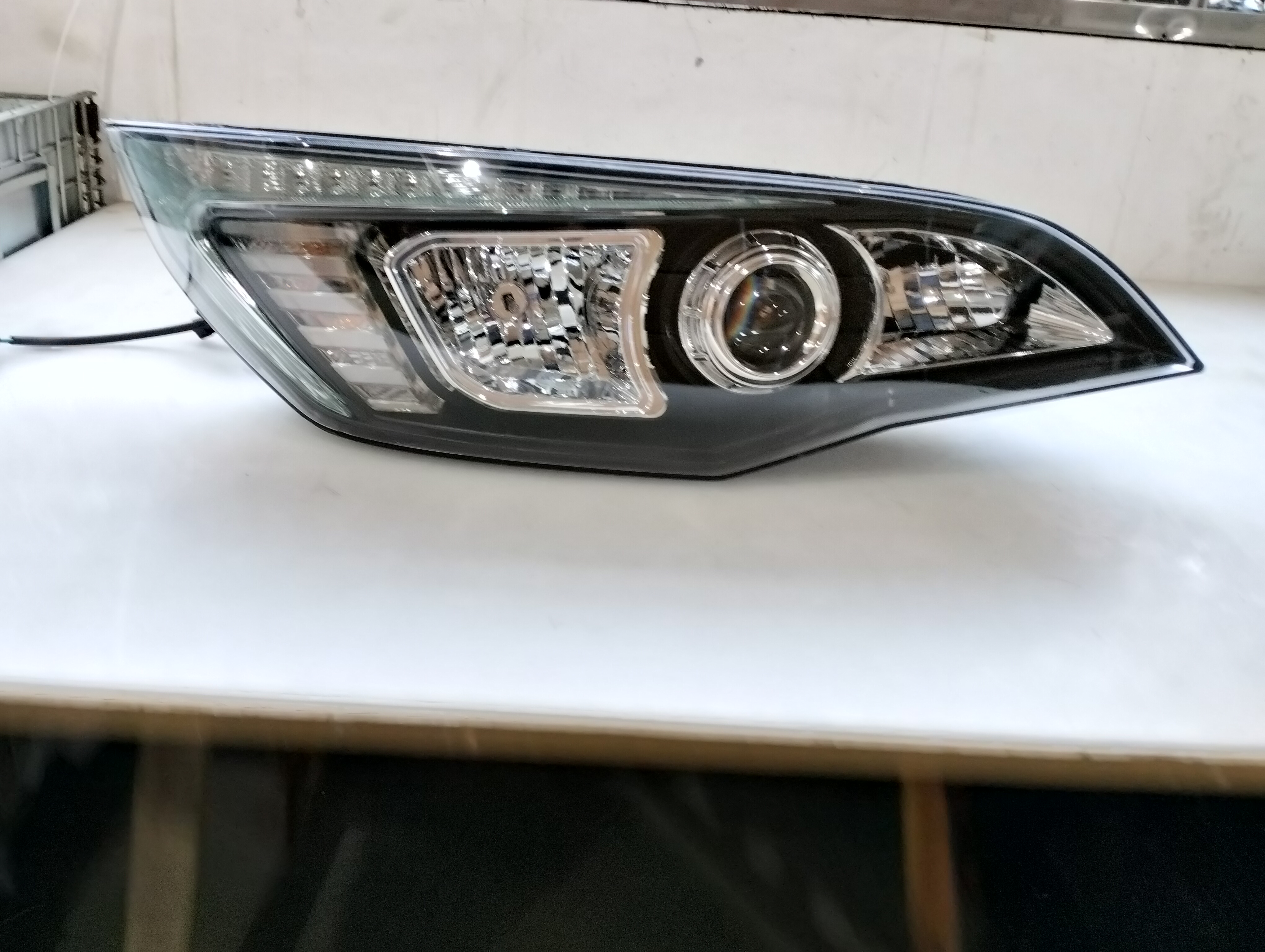 HC-B-1009-1 High Quality Combined Head Lamp for Bus