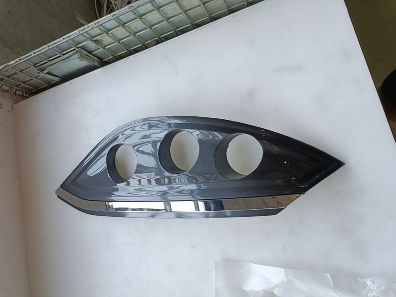 HC-B-1377-1 AUTO SPARE PARTS BUS FRONT LGHT HEAD LAMP FRAME WITH BRIGHT BAR