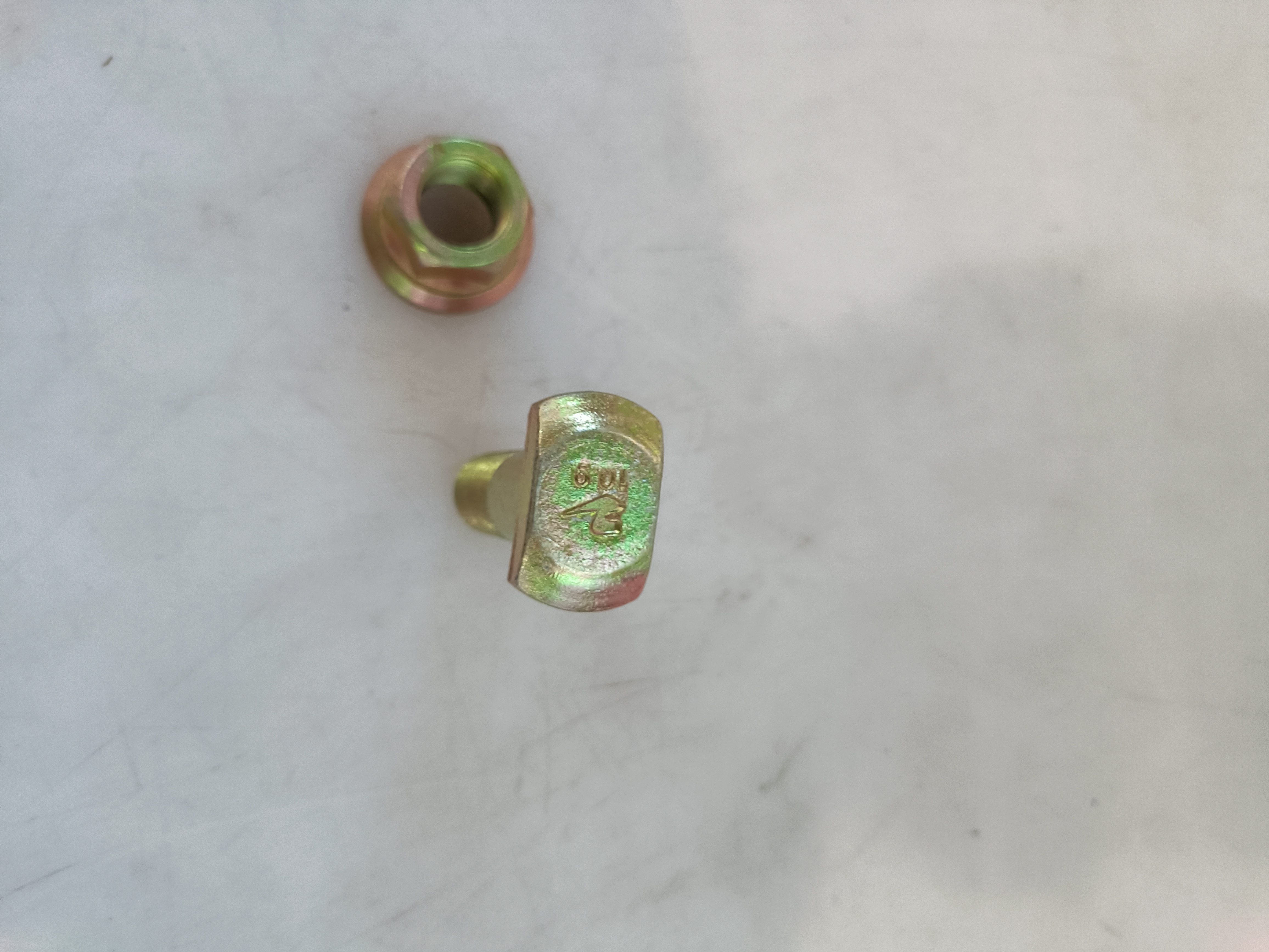 HC O 1186 Durable High‑Tensile Steel Rear Wheel Stud for Bus