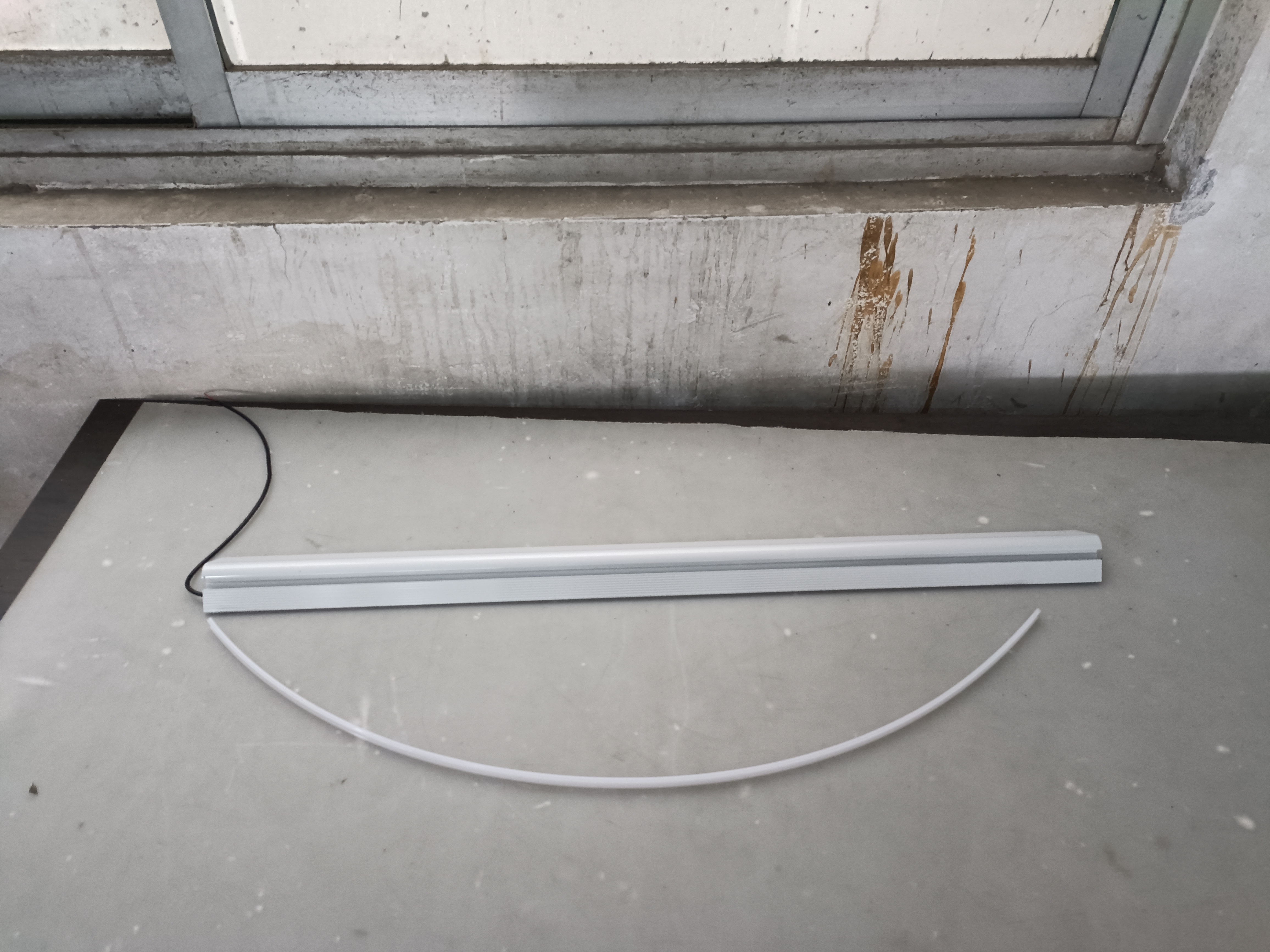 HC-B-15404 Durable Sealed LED Window Edge Light Strip for Bus Window Decoration & Warning