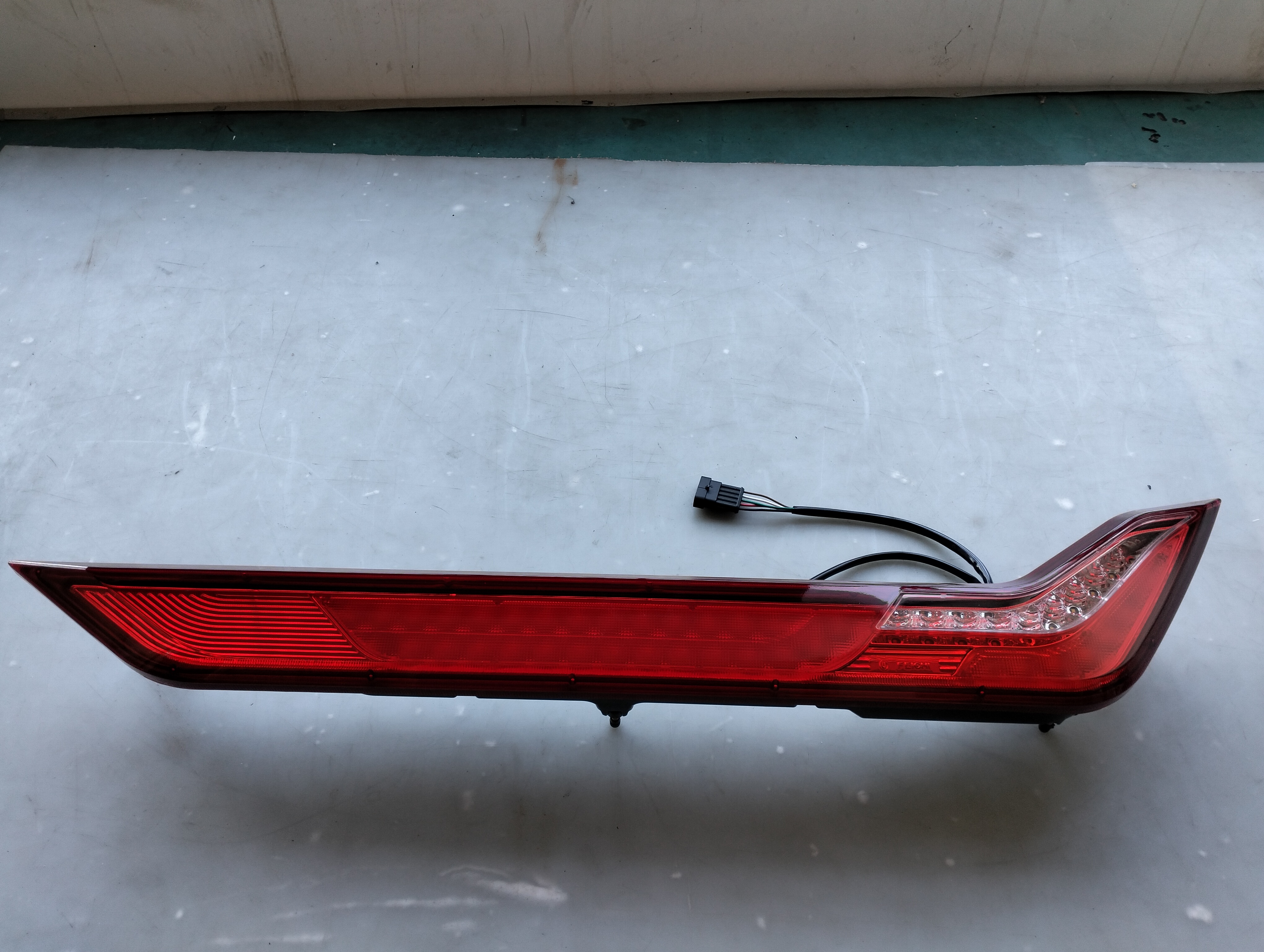 HC-B-2744 Slim Waterproof LED Rear Lamp for Bus Tail Warning & Brake Lighting