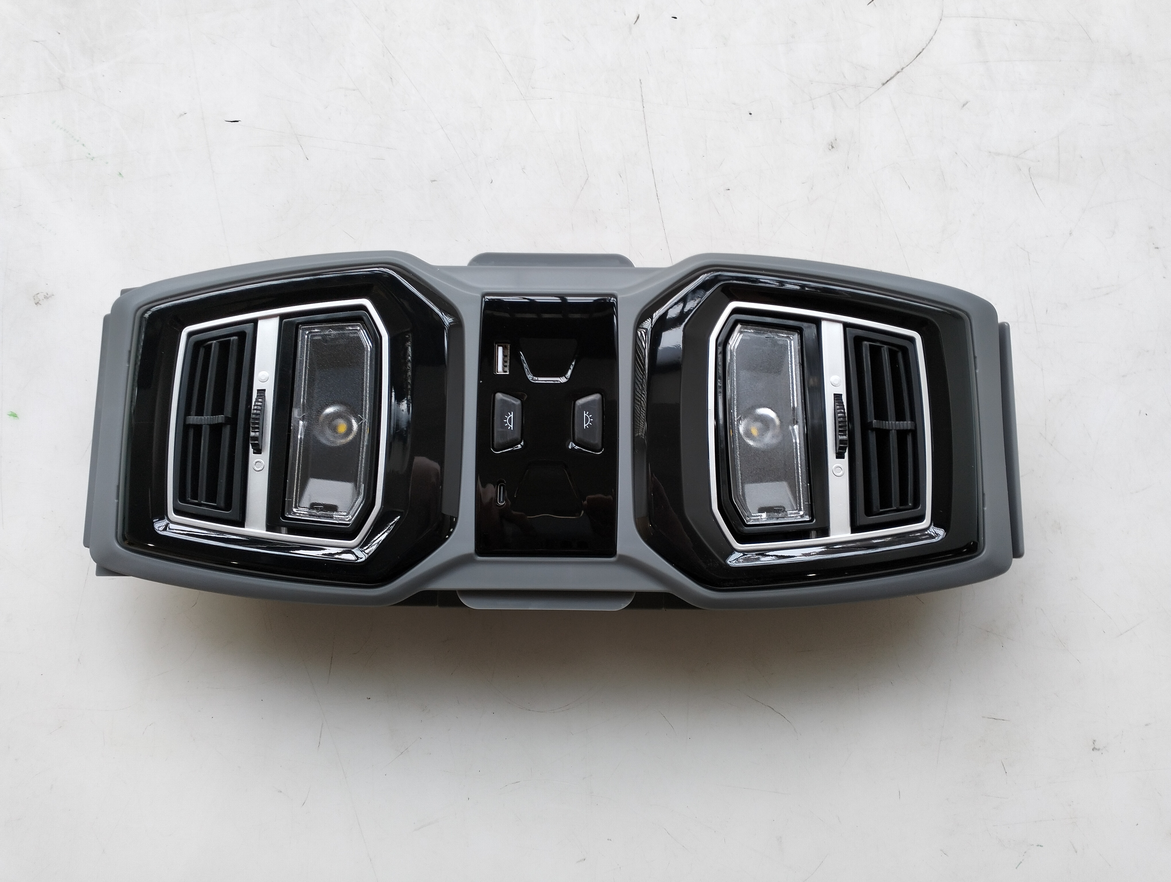 HC-B-12284-1 High Quality Wind Outlet for Bus