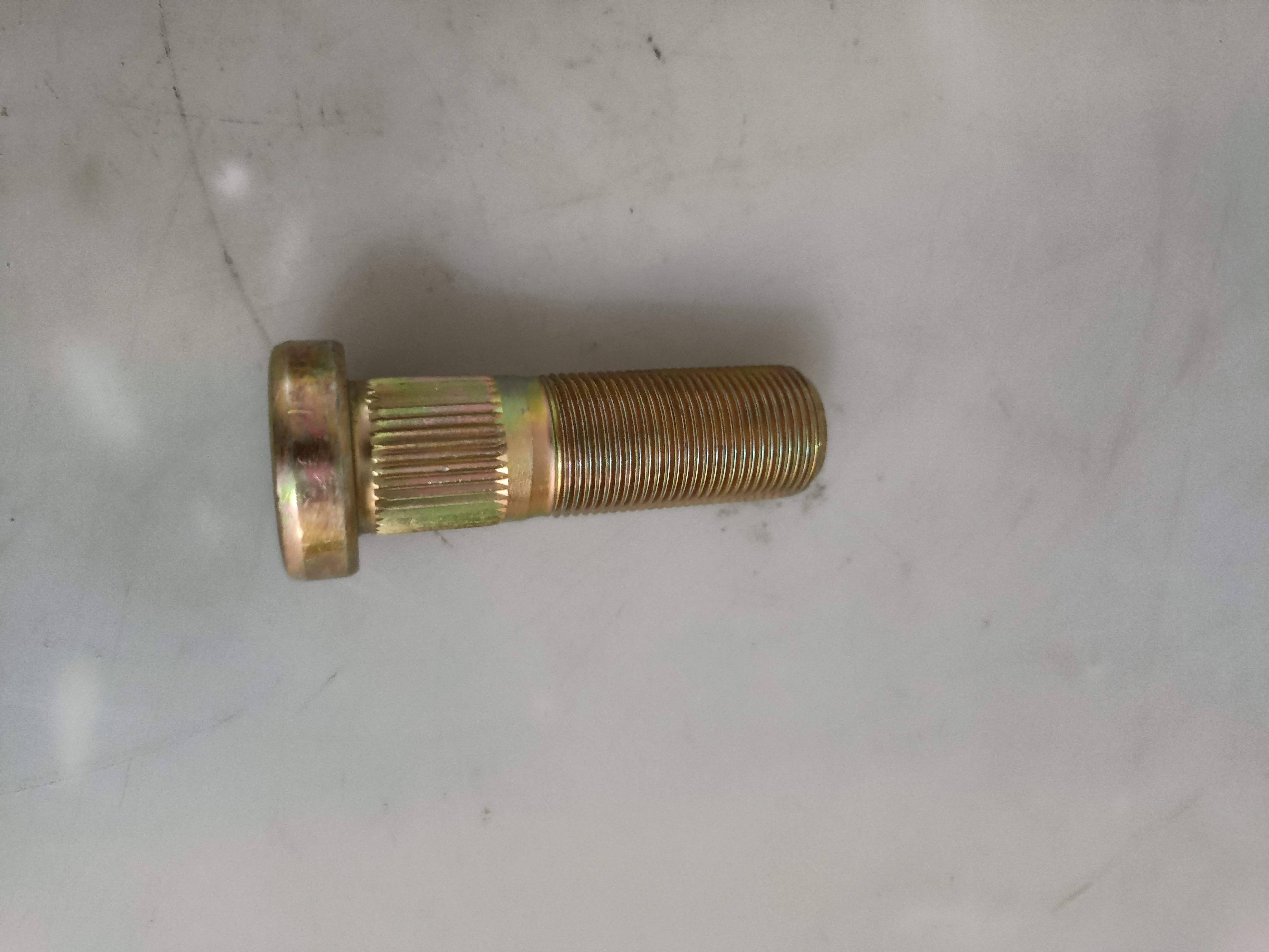 HC-O-3264 High Strength 10.9 Grade Front Wheel Hub Stud Bolt 230000832 for Bus