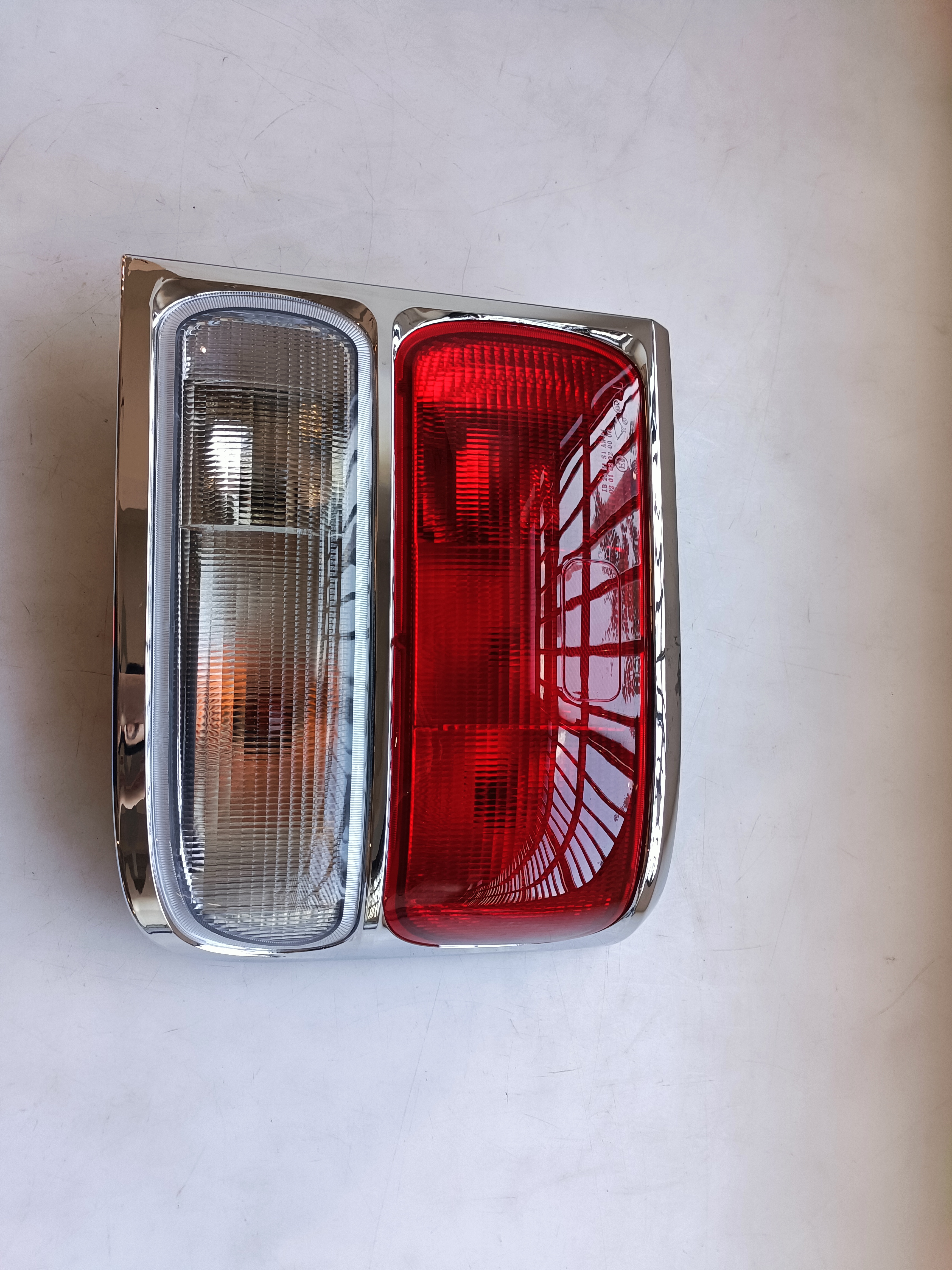 HC-B-2169-1 AUTO SPARE PARTS REAR LAMP CHROME 373*309*150