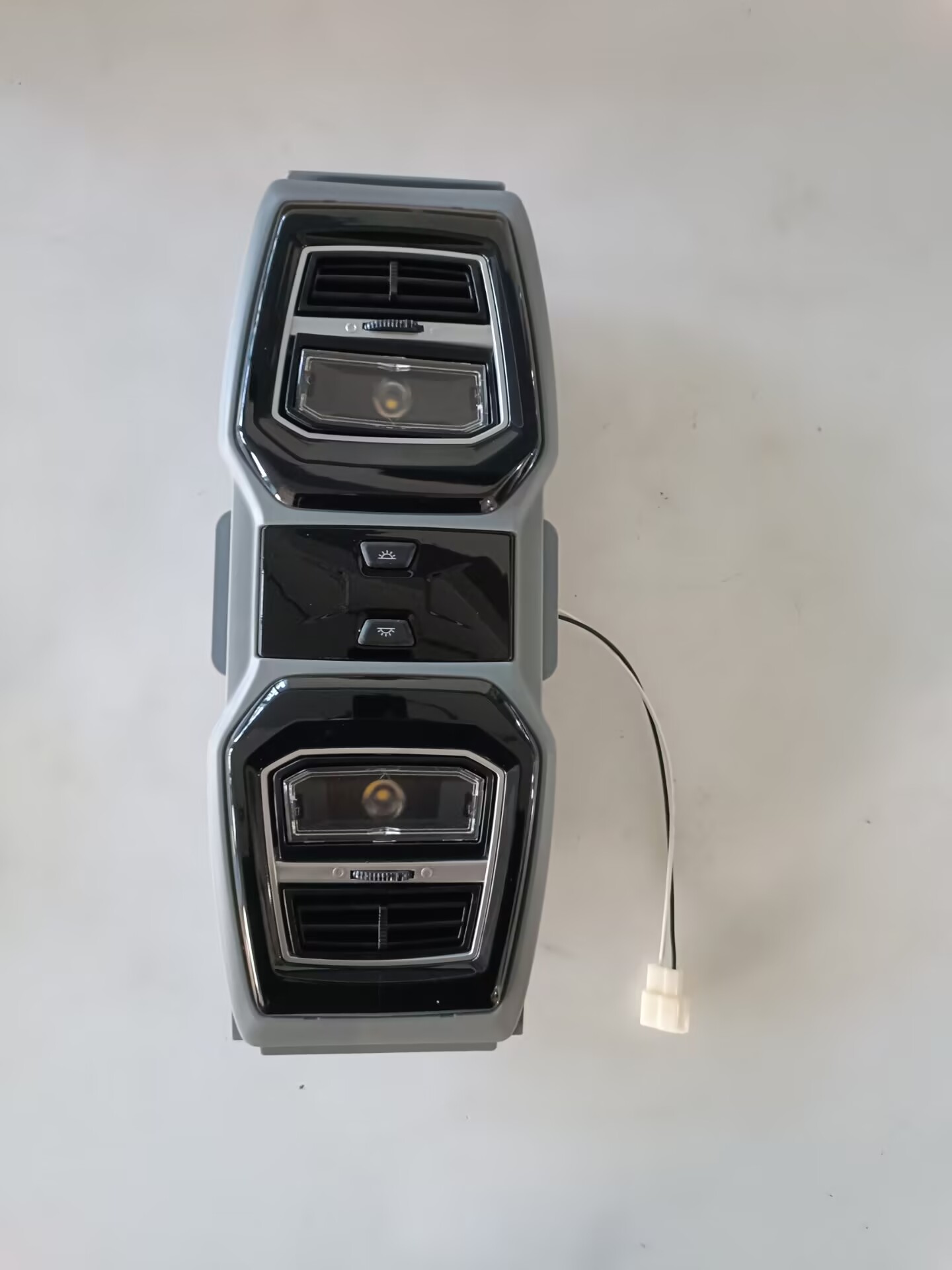 HC-B-12284 WIND OUTLET FOR MARCOPOLO G8 bus parts